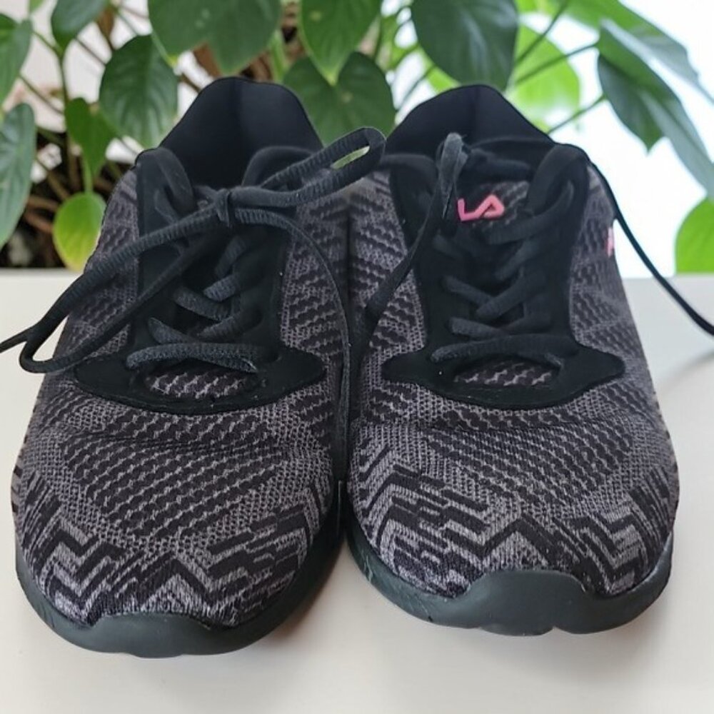 Fila women's  Black and Gray textile sneakers Size 8